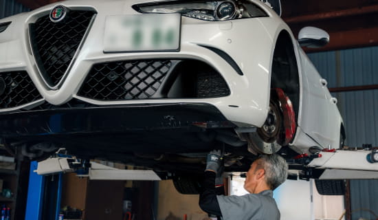選ばれる理由#1 「輸入車の整備・点検も<p> お任せください</p>」